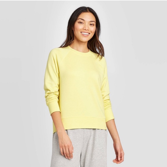 a new day Tops - NWT Women’s Crewneck Raglan Sweatshirt